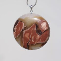 Versteinertes Holz