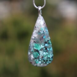 Chrysokoll in Calcedon 3