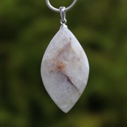 Baryt-Anhänger mit Silberöse B4