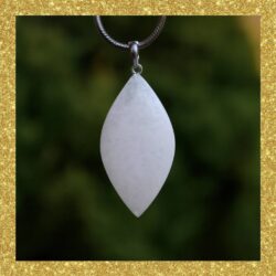 Baryt-Anhänger mit Silberöse